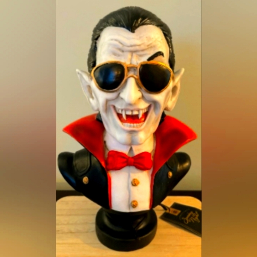 NWT Dracula bust , dracula statute , dracula figure , dracula head